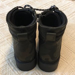 Steve madden- Amplify the edginess in your outfit.